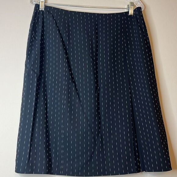 WORTH Black Large Pleat Skirt with White Pinstripe Style Pattern - Size 12 - Picture 3 of 10